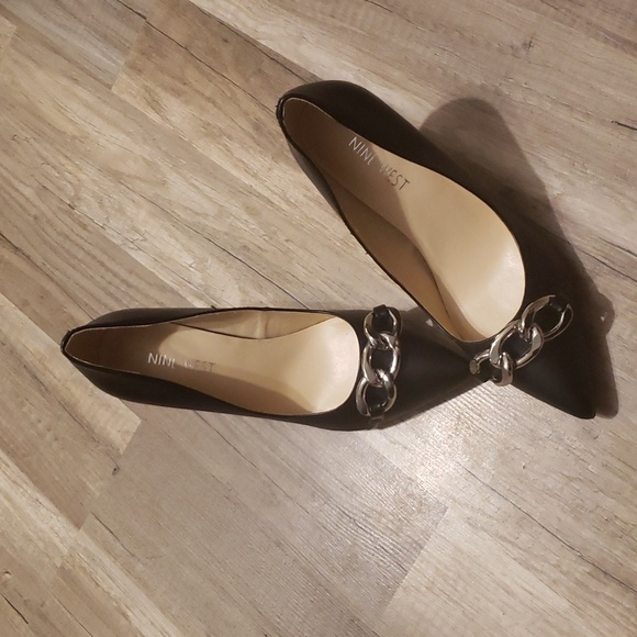 NINE WEST BLACK LEATHER POINTED TOE HEELS WITH SILVER CHAIN DETAIL SIZE 6.5  NEW - Picture 14 of 14